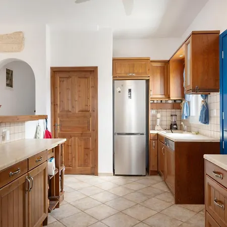 بيت للعطل House In Island