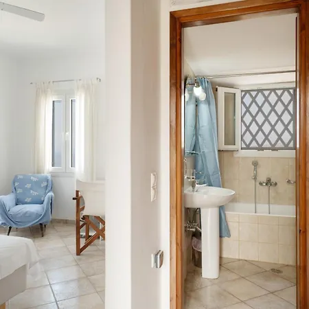 بيت للعطل House In Island